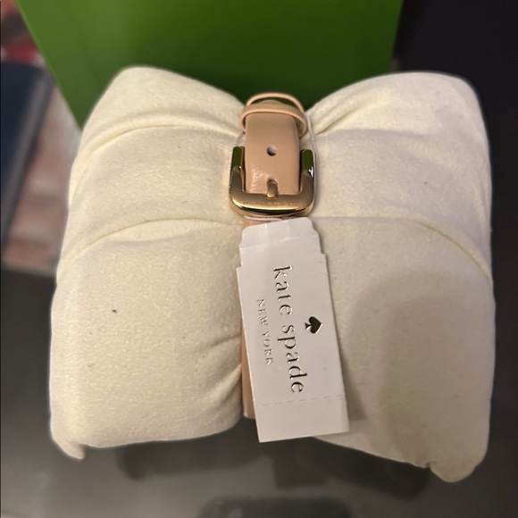 kate spade Blush Pink and Gold Women's Watch…please send your offers!! - Picture 2 of 7